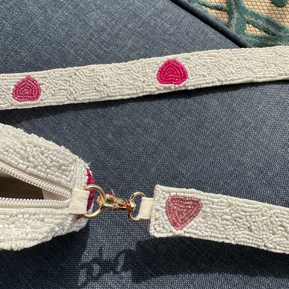 Heavily beaded ombré heart bag nwt - Picture 7 of 7